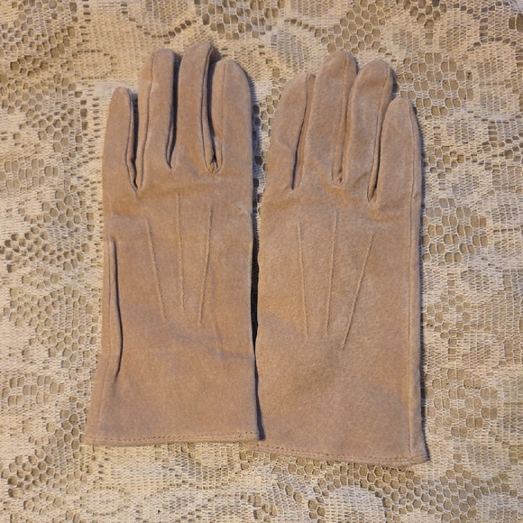 Isotoner Brown and Tan Leather Gloves - Picture 1 of 3